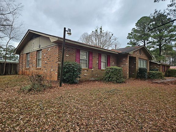 2nd image of 215 Crescent Rd