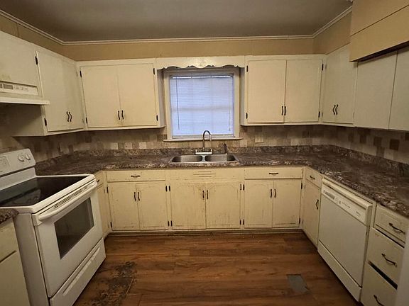 4th image of 3524 34th St