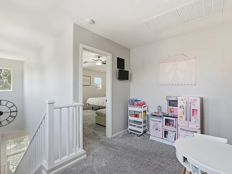 1072 S Cheshire Ln — Photo 12