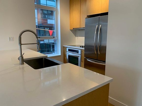 3rd image of 251 E 7th Ave #607