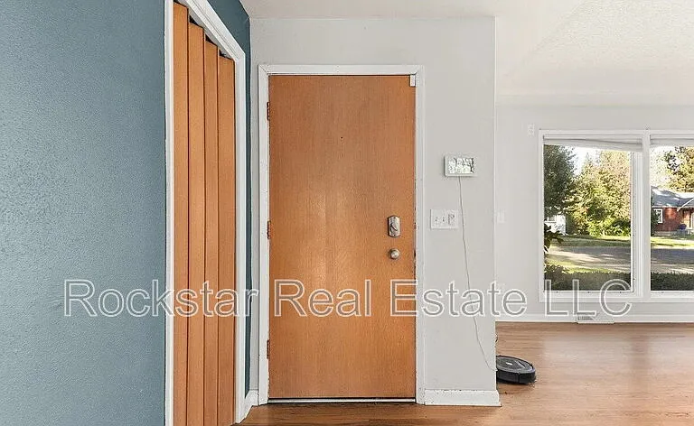 1110 E 28th Ave — Photo 31