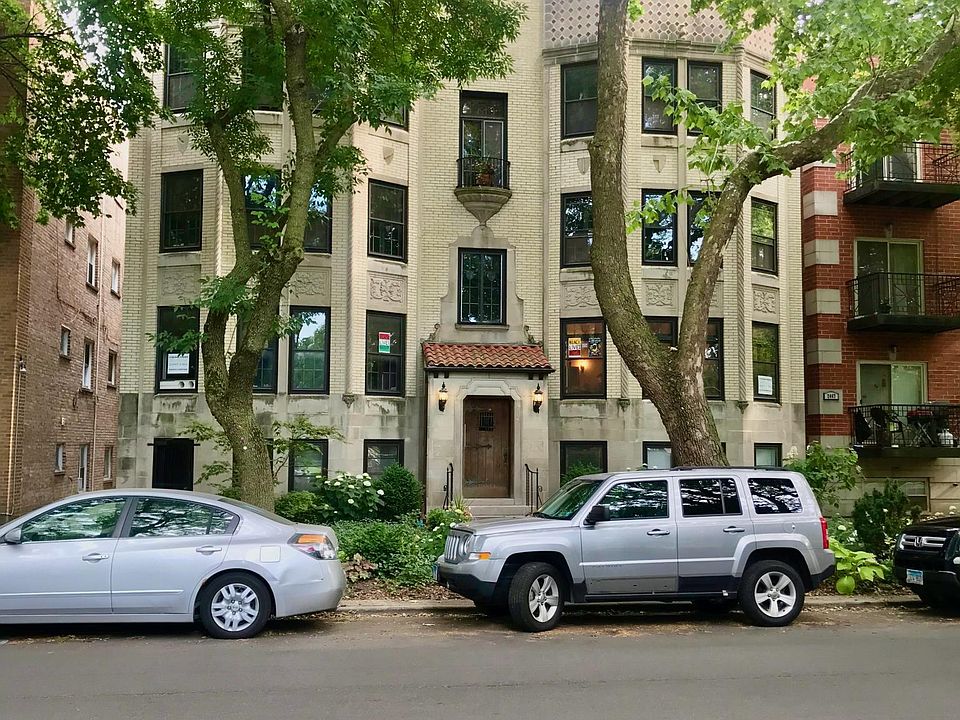 1st image of 2445 W Lunt Ave APT 3W