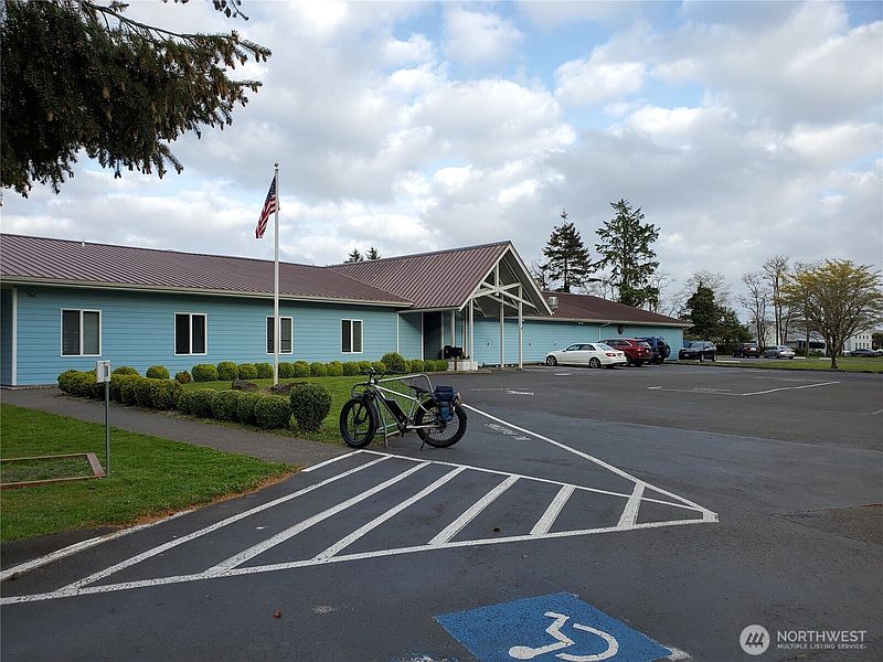 5th image of 765 Duck Lake Drive SE