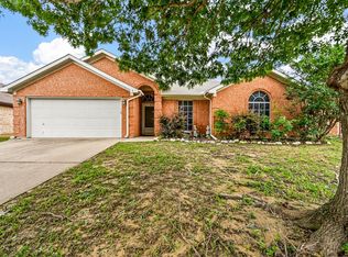 9 Rochelle Ct, Mansfield, TX 76063