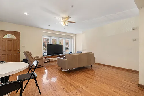 29 Sutherland Rd #A Photo 1