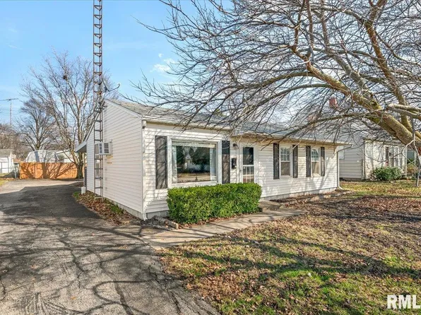 702 N Cheney St, Taylorville, IL 62568