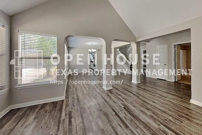 3806 Village Oaks Dr — Photo 4