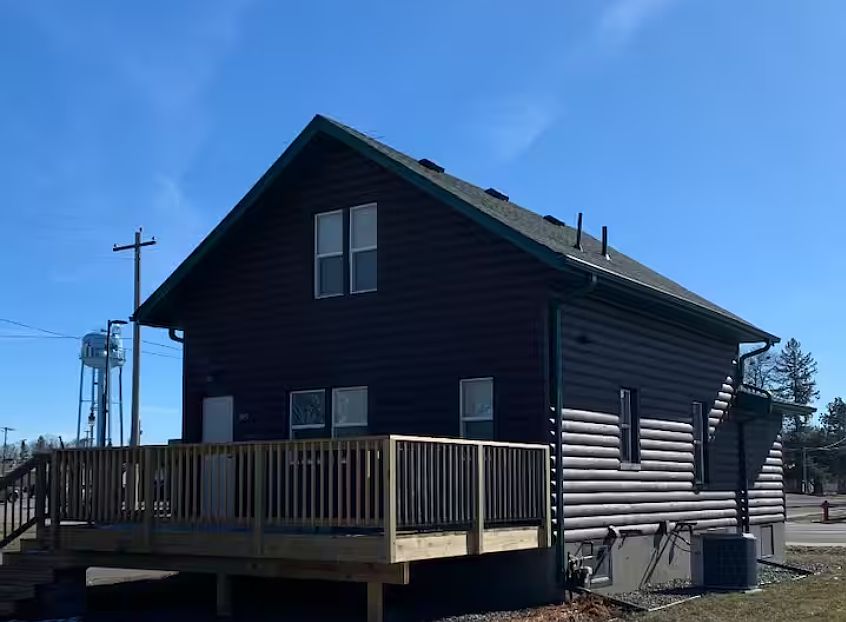 1st image of 405 4th Ave N