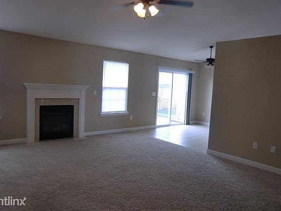 2267 Living Room (other angle) 10-20-11