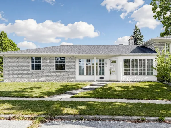 18 Olsen Dr, Toronto, ON M3A 3J2