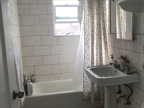 5th image of 2102-2116 C St Unit 11