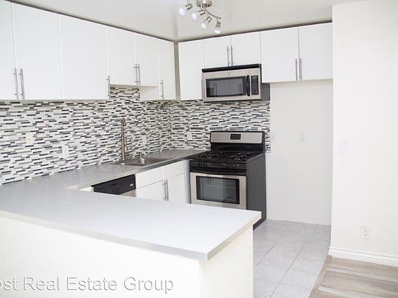 4th image of 855 S Harvard Blvd #203LI