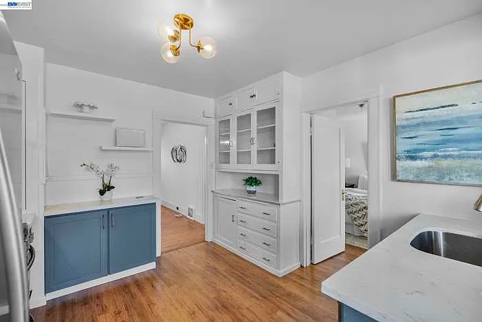 274 Staples Ave — Photo 16