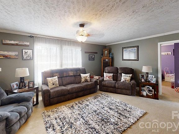 4th image of 75 Pine Mount Rd
