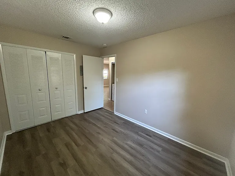 1308 Gilbert Ave #1308 — Photo 7
