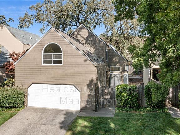 3rd image of 547 Fieldcrest Dr
