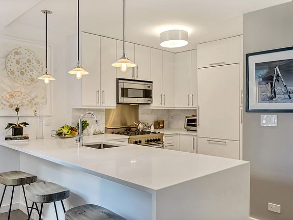 2nd image of 315 E 72nd St APT 14A