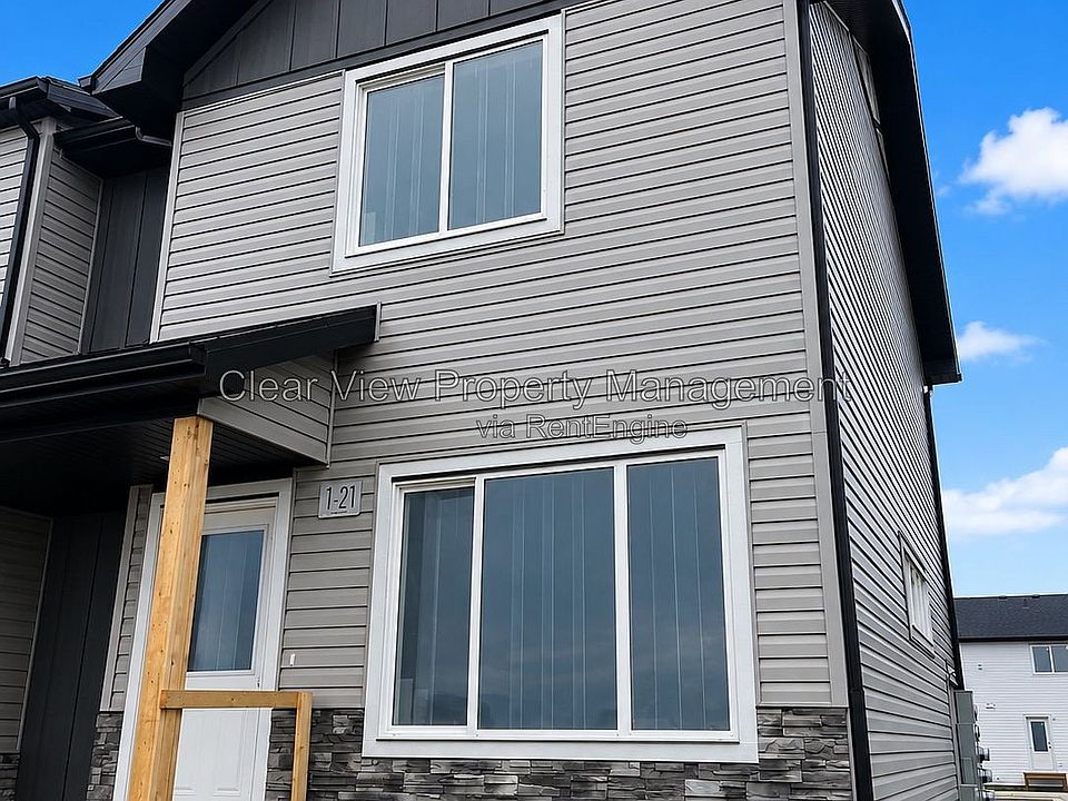 1st image of 582 Aquitania Blvd W #4