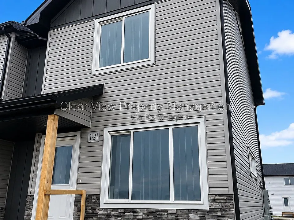 594 Aquitania Blvd W #4