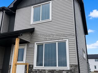 594 Aquitania Blvd W #4, Lethbridge, AB T1J5L4