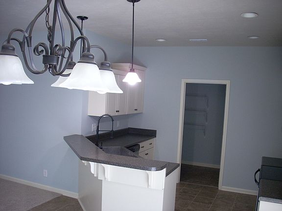 4th image of 711 Turning Crest Ln