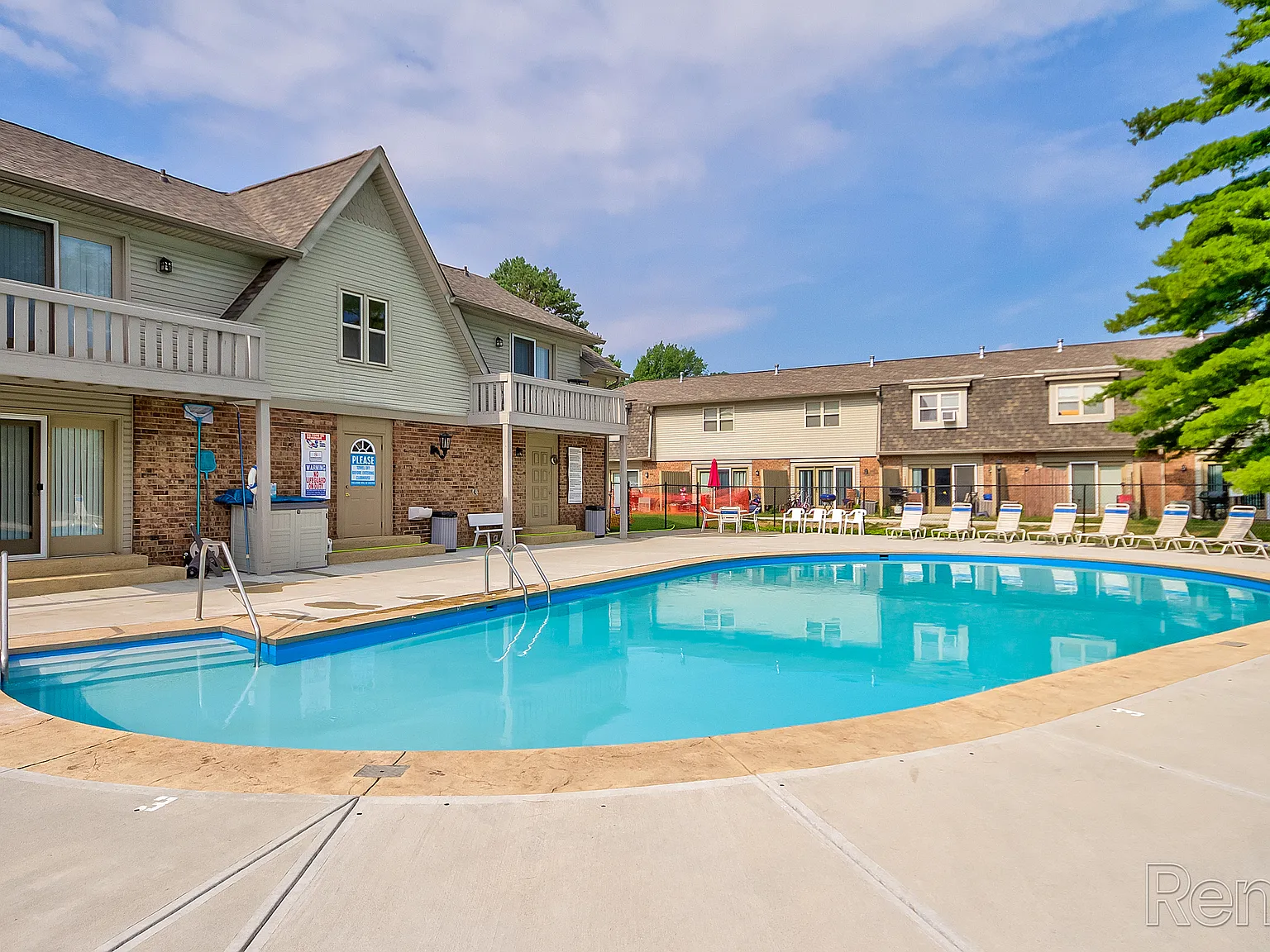 Twin Lakes Apartments of Carmel — Photo 4