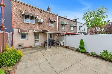 Sold by RE MAX Team