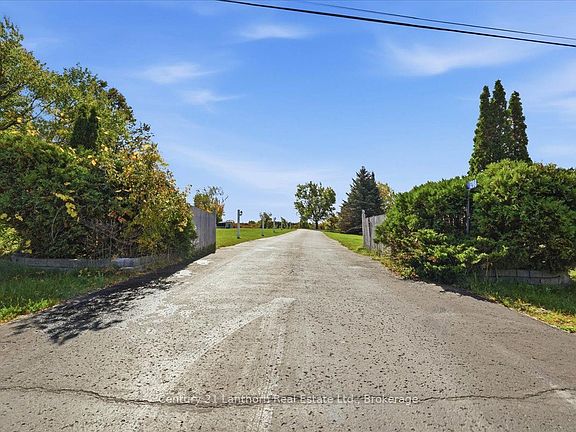 4th image of 1286 Crookston Rd