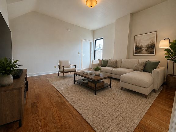 2nd image of 732 Filbert St #2R