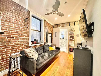 Rented by Century 21 Premier 