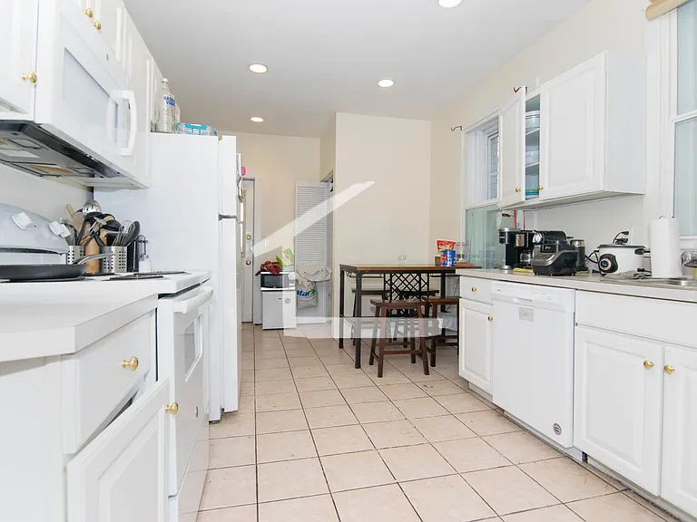 85 Gibbs St #2 — Photo 14