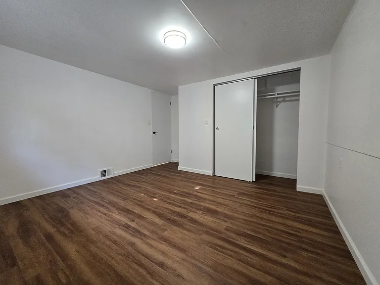 1316 Bellevue Way SE — Photo 13