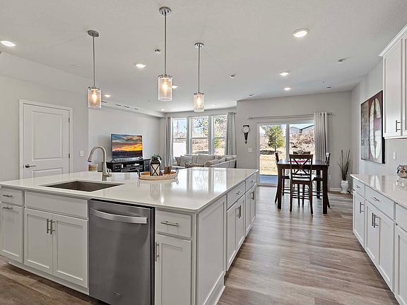 3rd image of 4884 Avery Ct