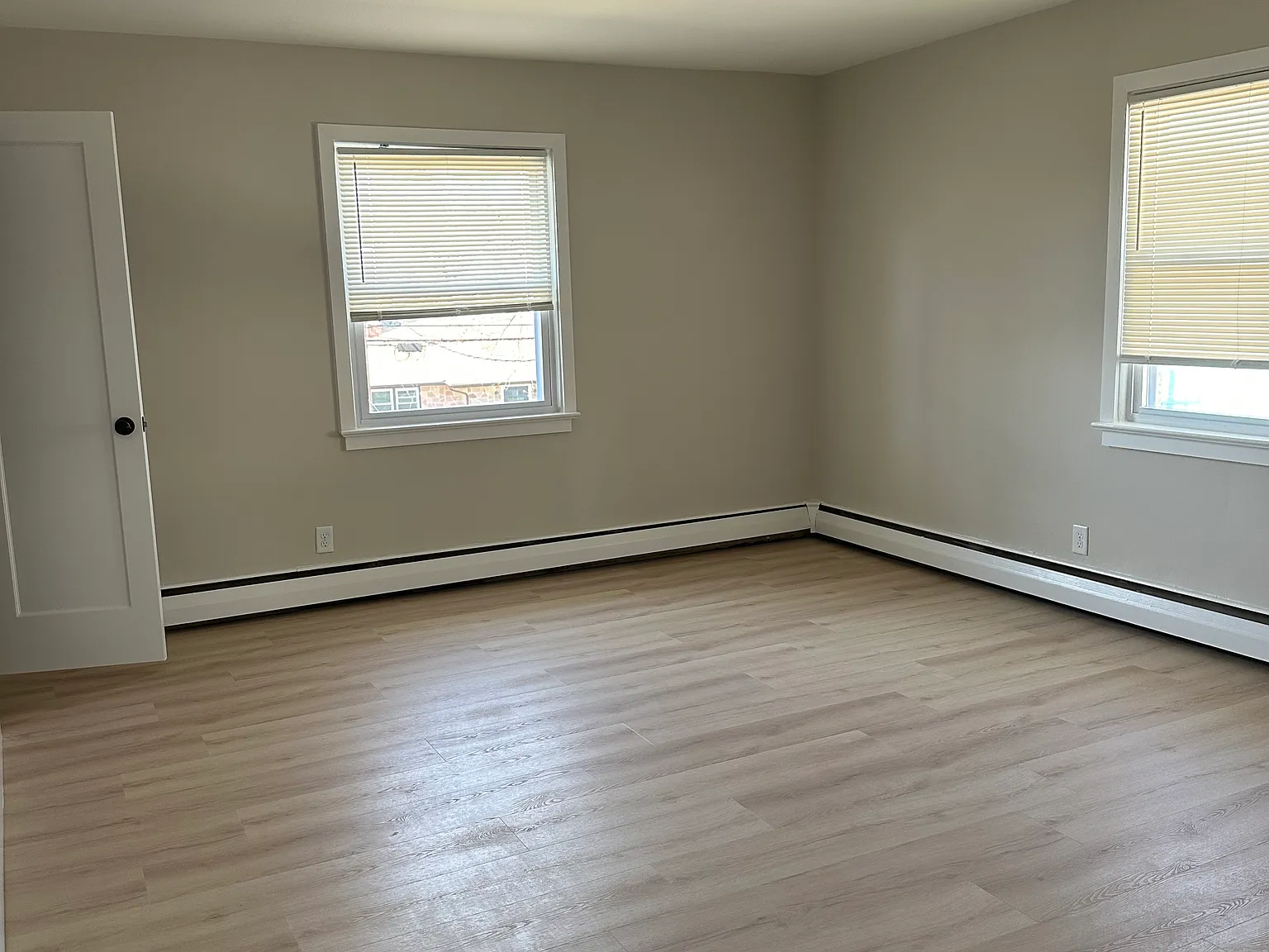 78-80 Burnett Ave — Photo 4