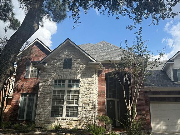 3rd image of 8810 Pecan Springs Dr