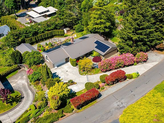 3rd image of 418 Briar Road