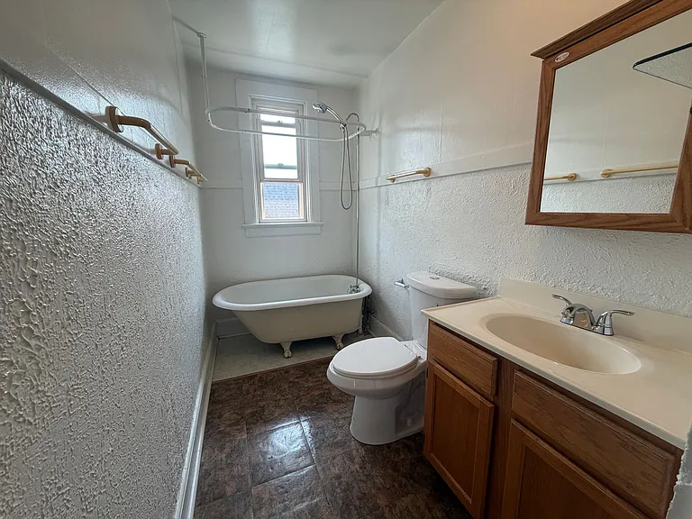 1675 N Marshall St — Photo 11