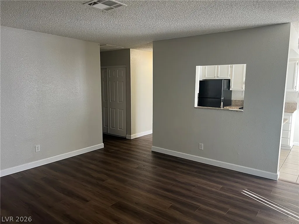 2853 Wheelwright Dr — Photo 4