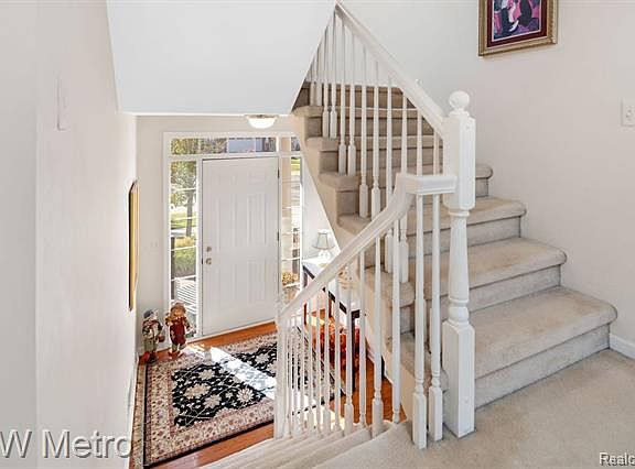 4th image of 967 Sandalwood Dr #1