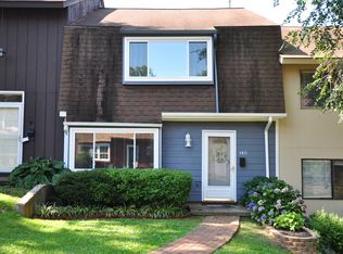 145 Woodlake Dr, Charlottesville, VA 22901