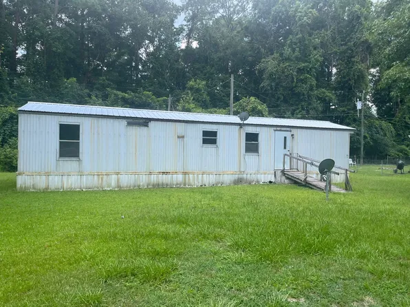 69 Dannee St, Midway, GA 31320