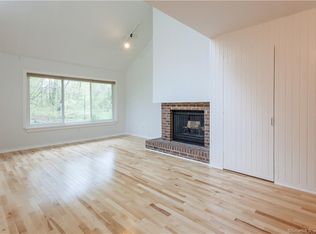 301 Post Rd E APT 16, Westport, CT 06880