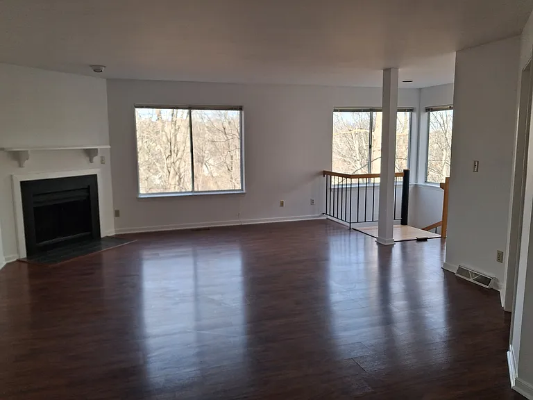 1232 Clifden Grn — Photo 4