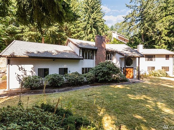 2nd image of 805 NW 165th St