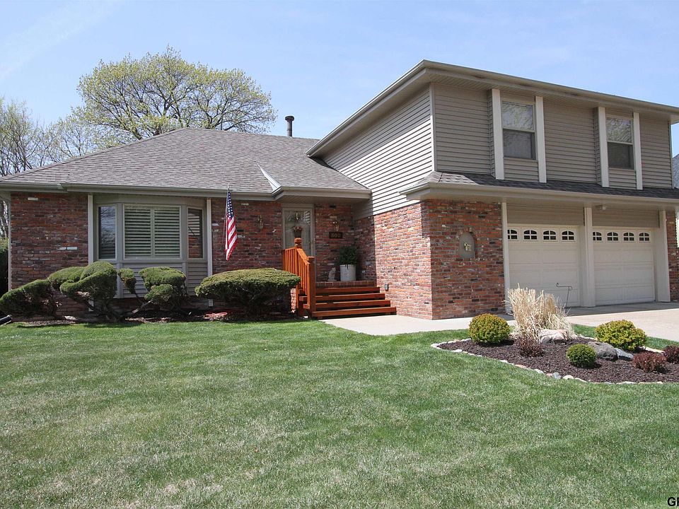 1st image of 502 Martin Dr N