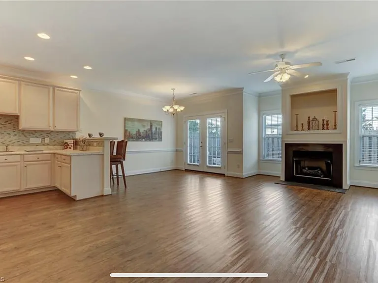 4490 Piedmont Trace Dr — Photo 4