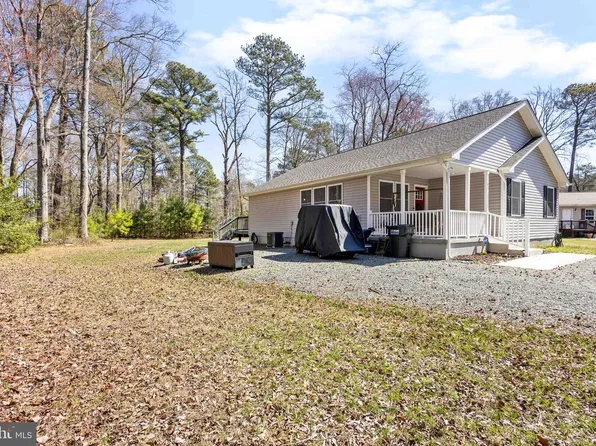 45 Jaws Ct, Montross, VA 22520