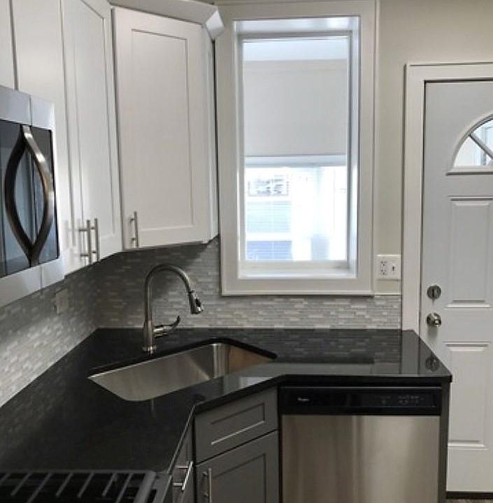 1st image of 2105 W Eastwood Ave #2