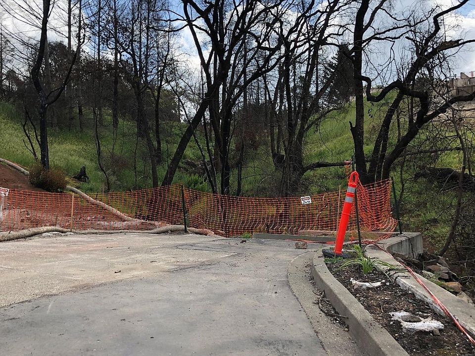 2nd image of 5728 Fairway Knoll Ln