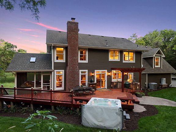 Spacious deck with kitchen.